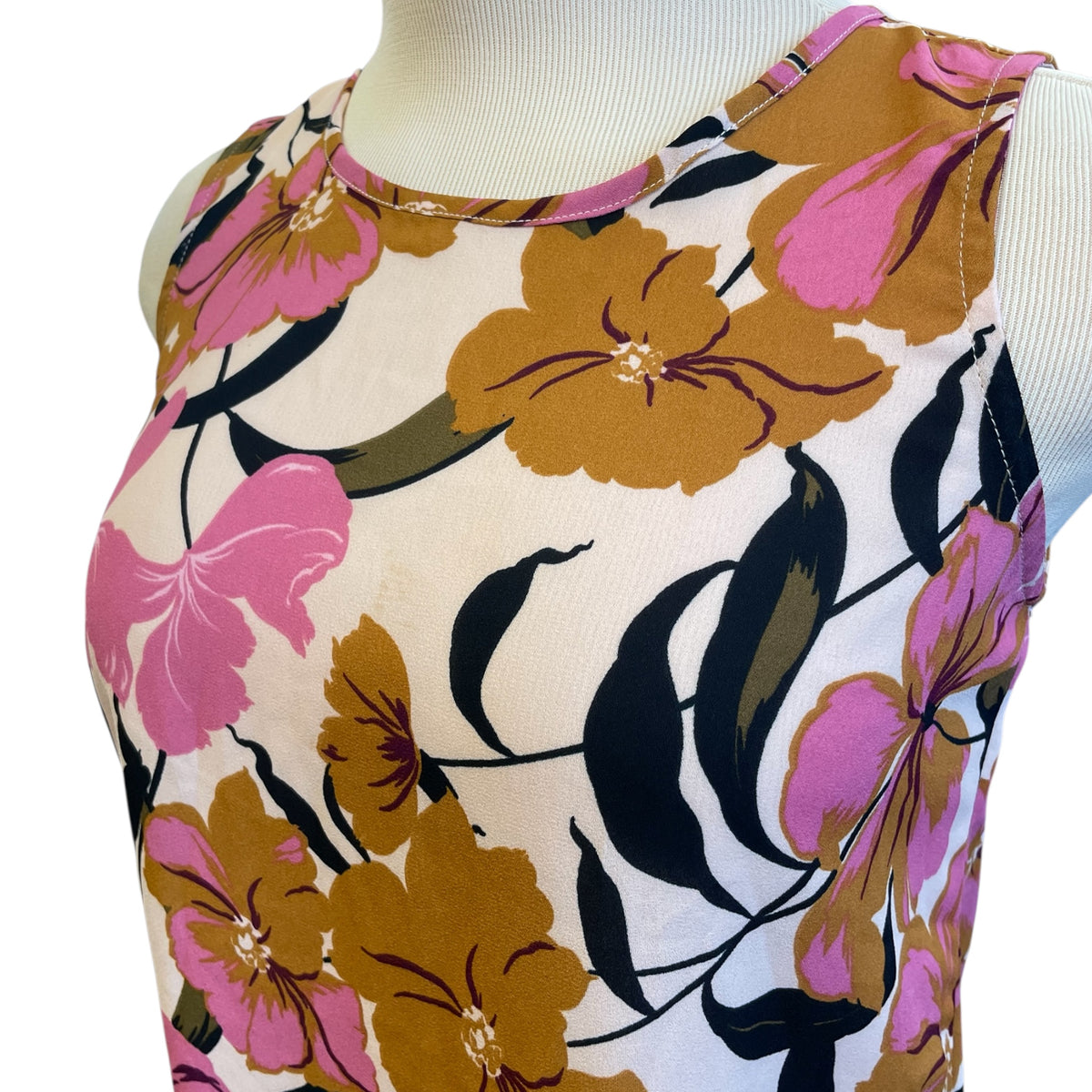 Maurices Irish Cream & Golden Brown Sleeveless Floral Blouse Size XS - RF