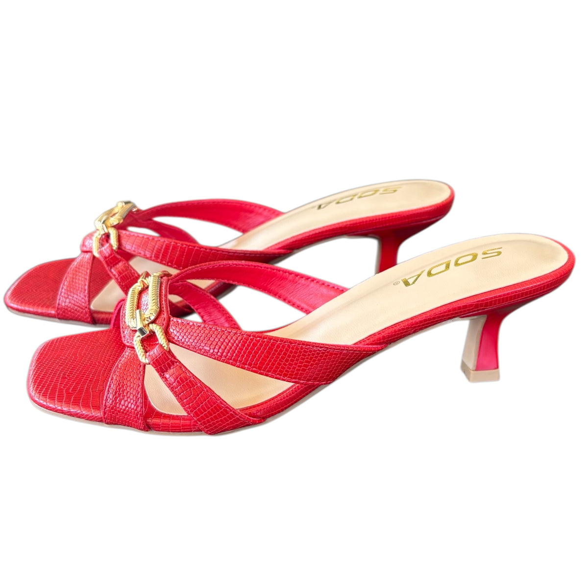 Red Kitten Heels w Gold Accent
