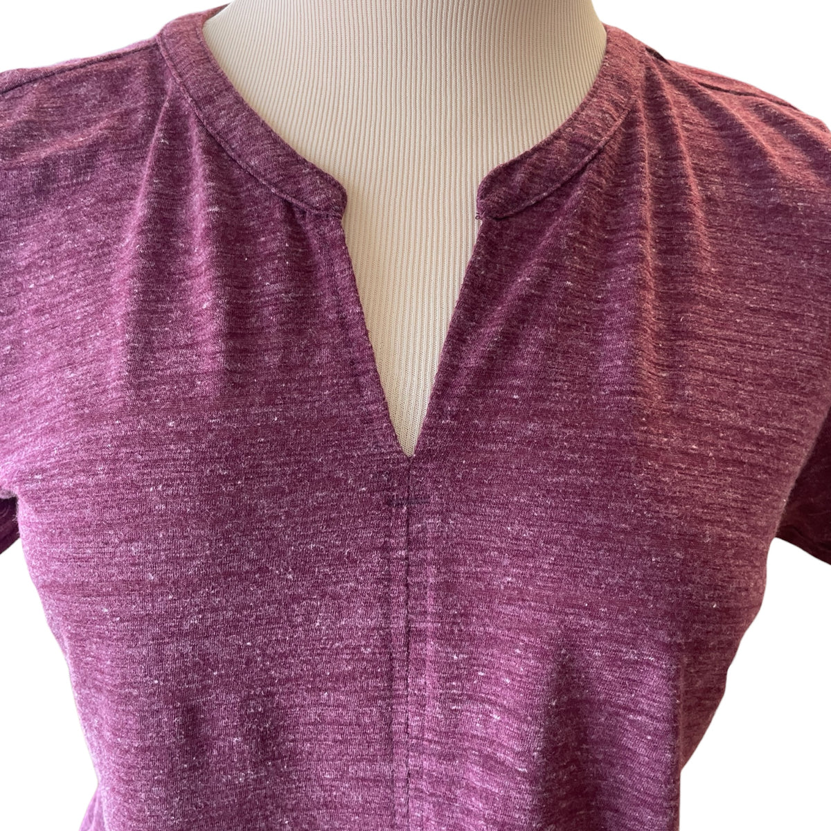 Liz Claiborne Heather Maroon V-Neck Tee Size S - RF