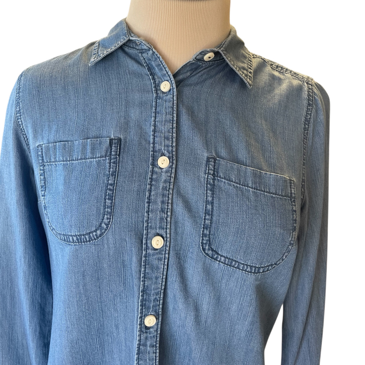St. John's Bay Blue Denim Button-Up Size M - RF