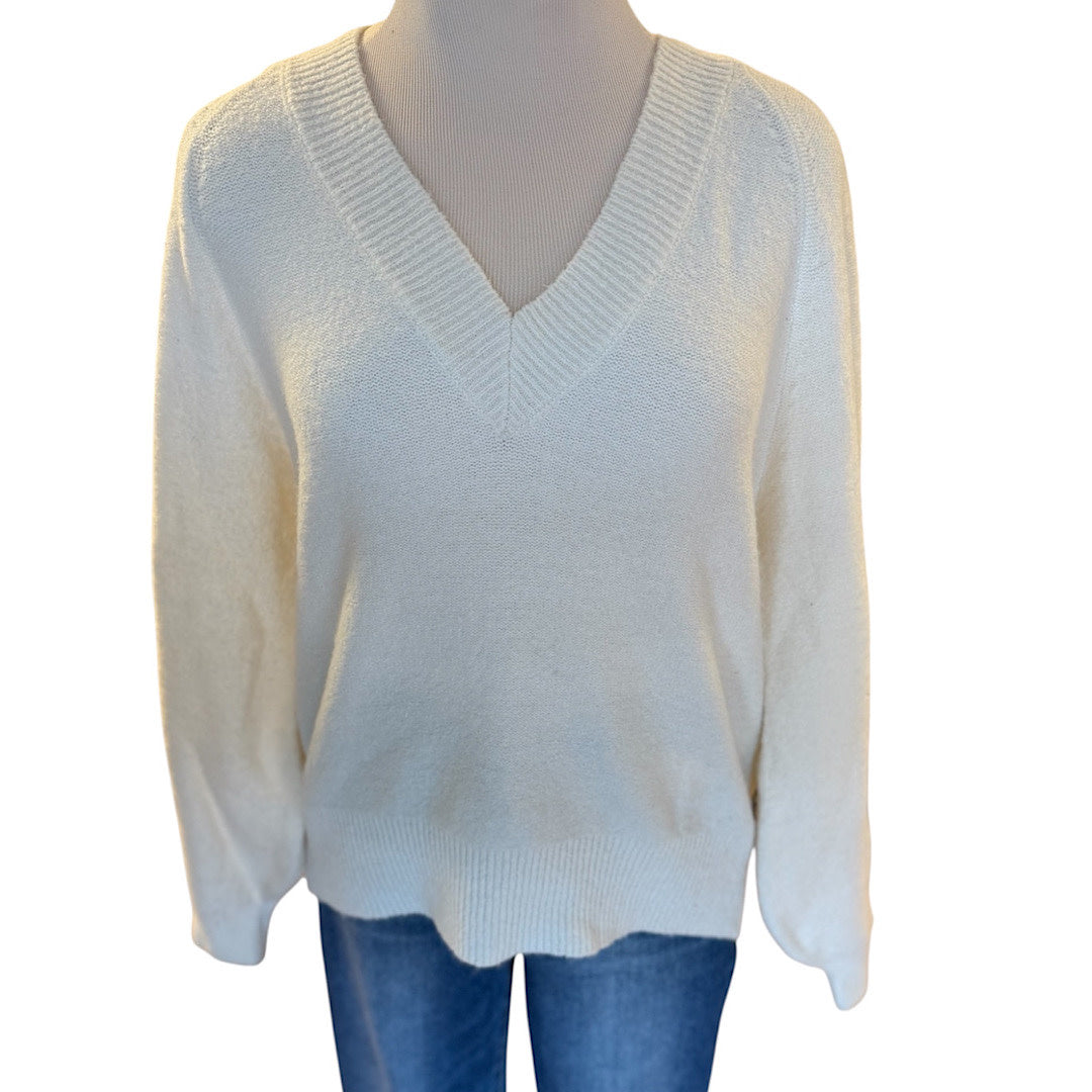 Cream V-Neck Long Sleeve Sweater Size Small- RF