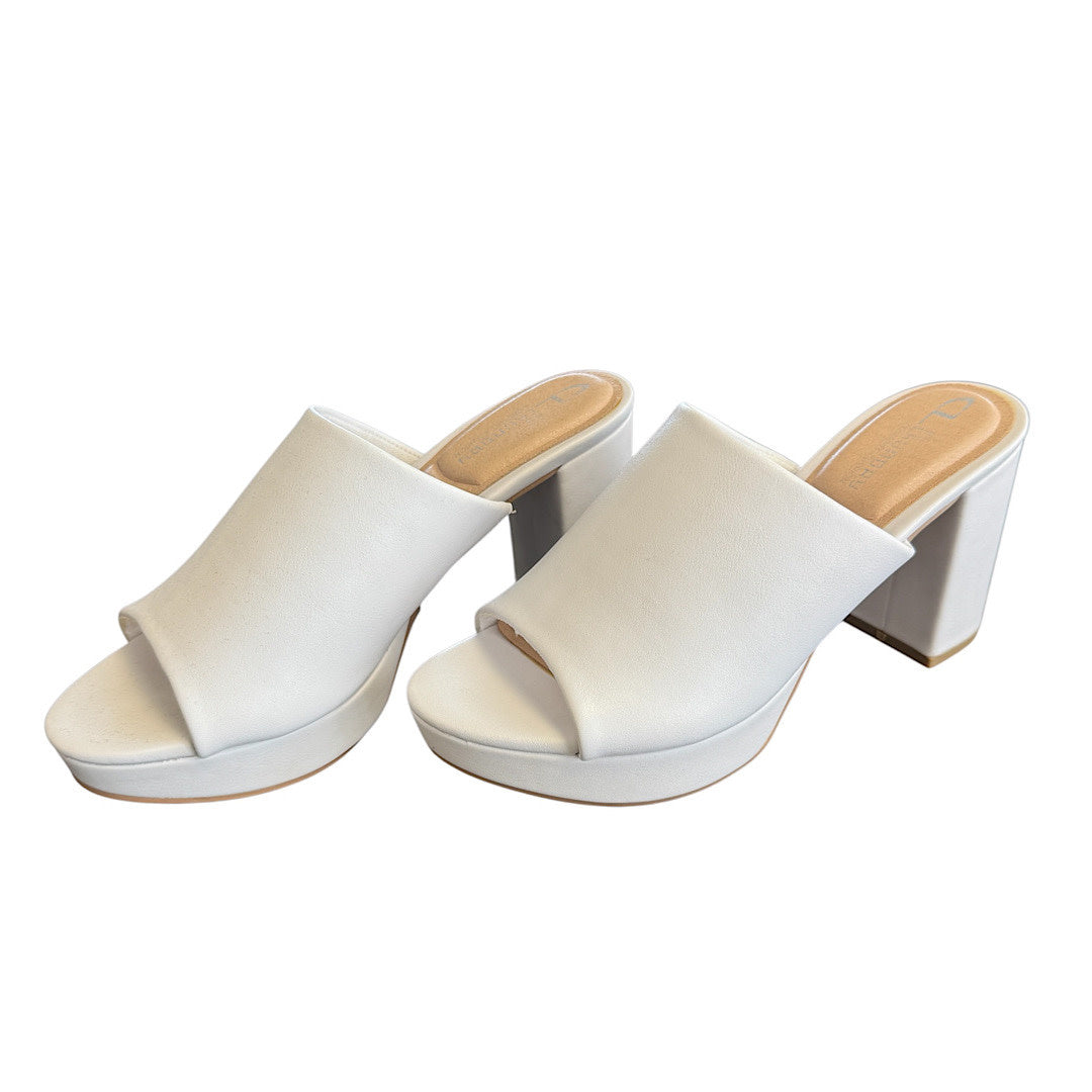 Chinese Laundry Get On Smooth White Heel