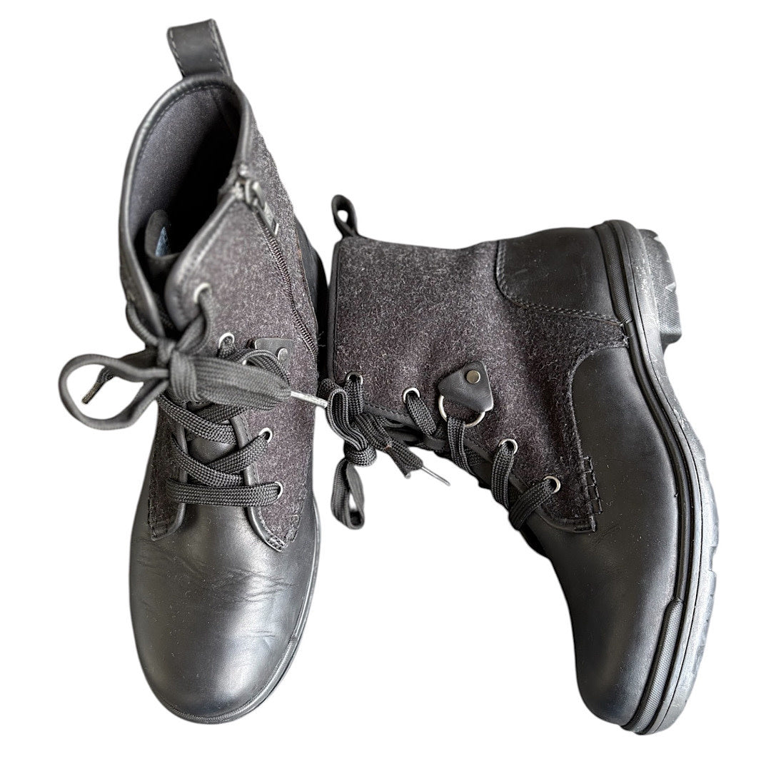 UGG Black Hapsburg Hiker Boot Size 9-RF