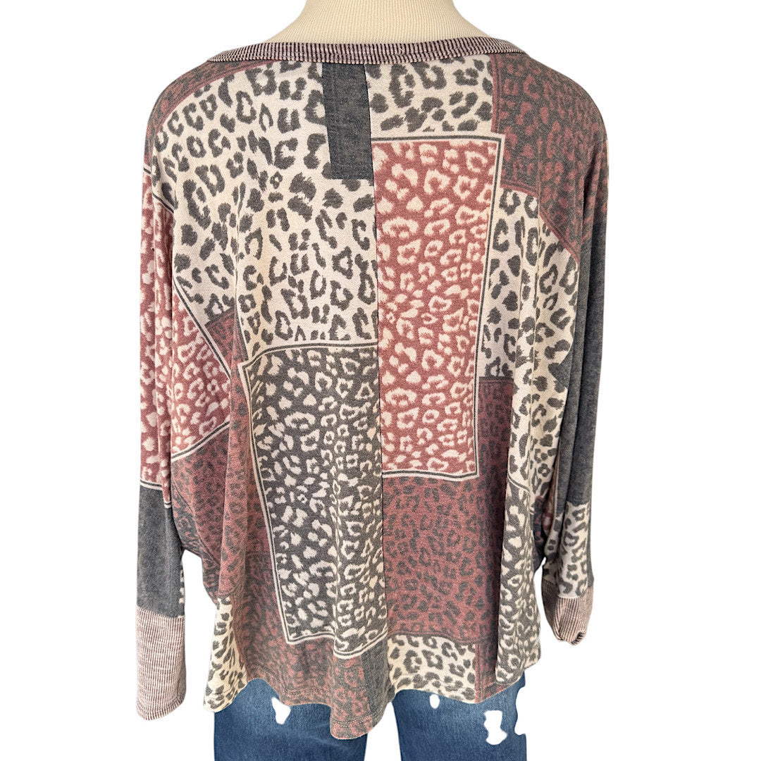 Entro Blush Cheetah Print Sweater Top Size Medium-RF